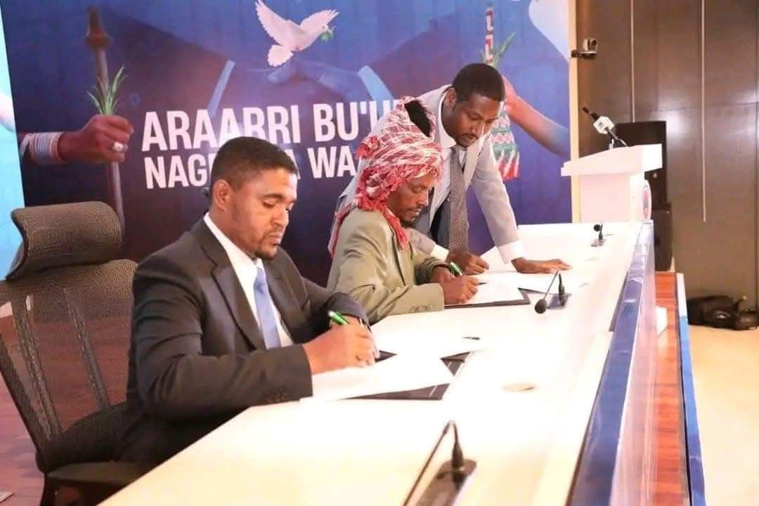 [#if smallImage??]
    [#if smallImage?is_hash]
        [#if smallImage.alt??]
            ${smallImage.alt}
        [/#if]
    [/#if]
[/#if]