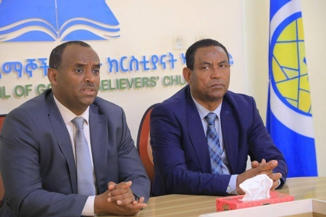 [#if smallImage??]
    [#if smallImage?is_hash]
        [#if smallImage.alt??]
            ${smallImage.alt}
        [/#if]
    [/#if]
[/#if]