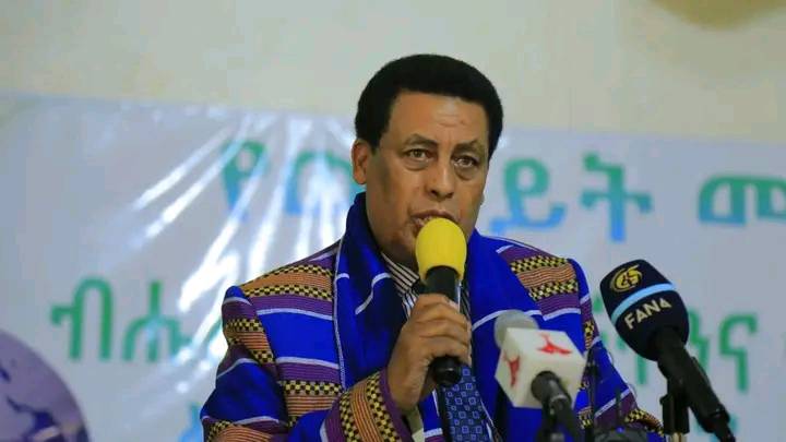 [#if smallImage??]
    [#if smallImage?is_hash]
        [#if smallImage.alt??]
            ${smallImage.alt}
        [/#if]
    [/#if]
[/#if]