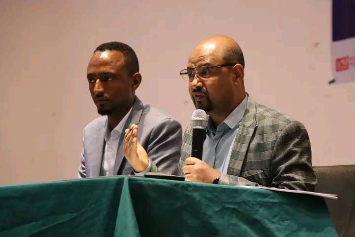 [#if smallImage??]
    [#if smallImage?is_hash]
        [#if smallImage.alt??]
            ${smallImage.alt}
        [/#if]
    [/#if]
[/#if]