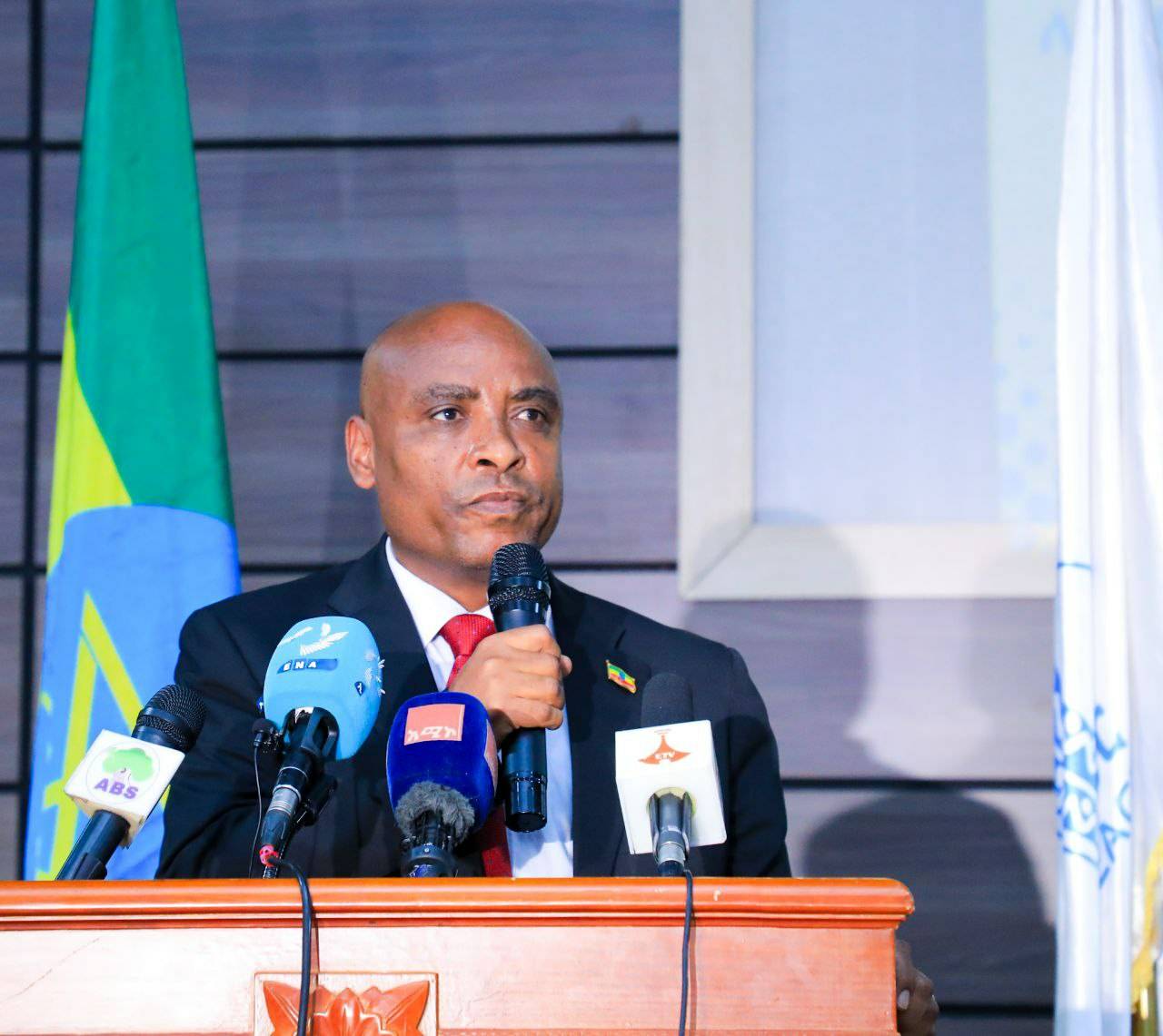 [#if smallImage??]
    [#if smallImage?is_hash]
        [#if smallImage.alt??]
            ${smallImage.alt}
        [/#if]
    [/#if]
[/#if]