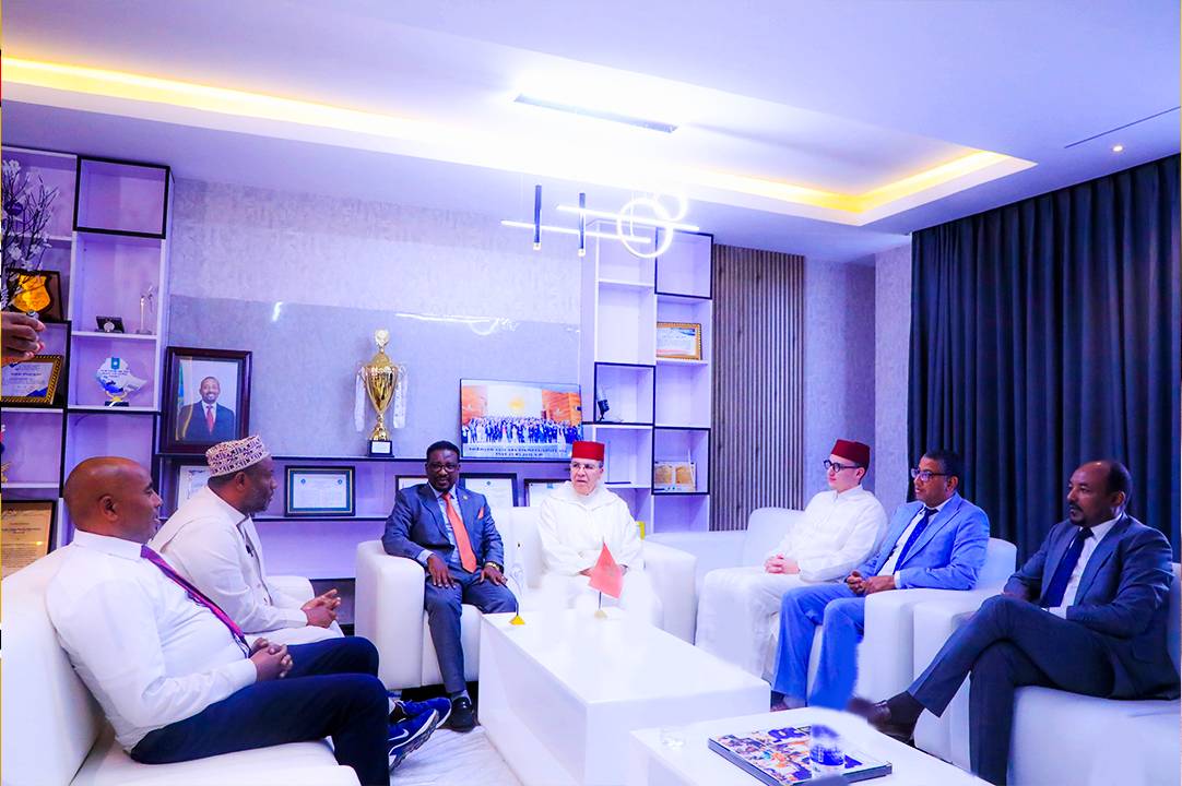 [#if smallImage??]
    [#if smallImage?is_hash]
        [#if smallImage.alt??]
            ${smallImage.alt}
        [/#if]
    [/#if]
[/#if]