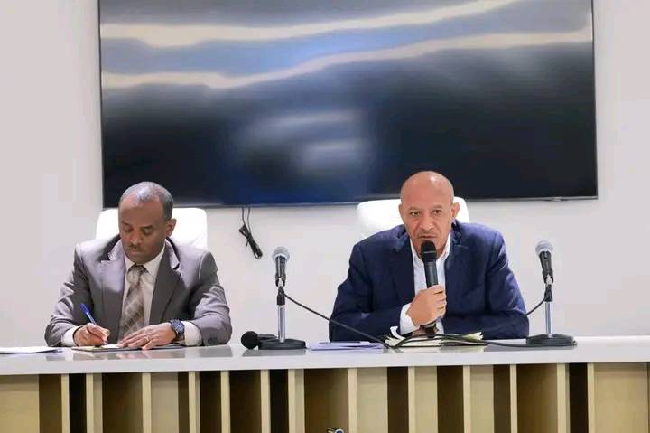 [#if smallImage??]
    [#if smallImage?is_hash]
        [#if smallImage.alt??]
            ${smallImage.alt}
        [/#if]
    [/#if]
[/#if]