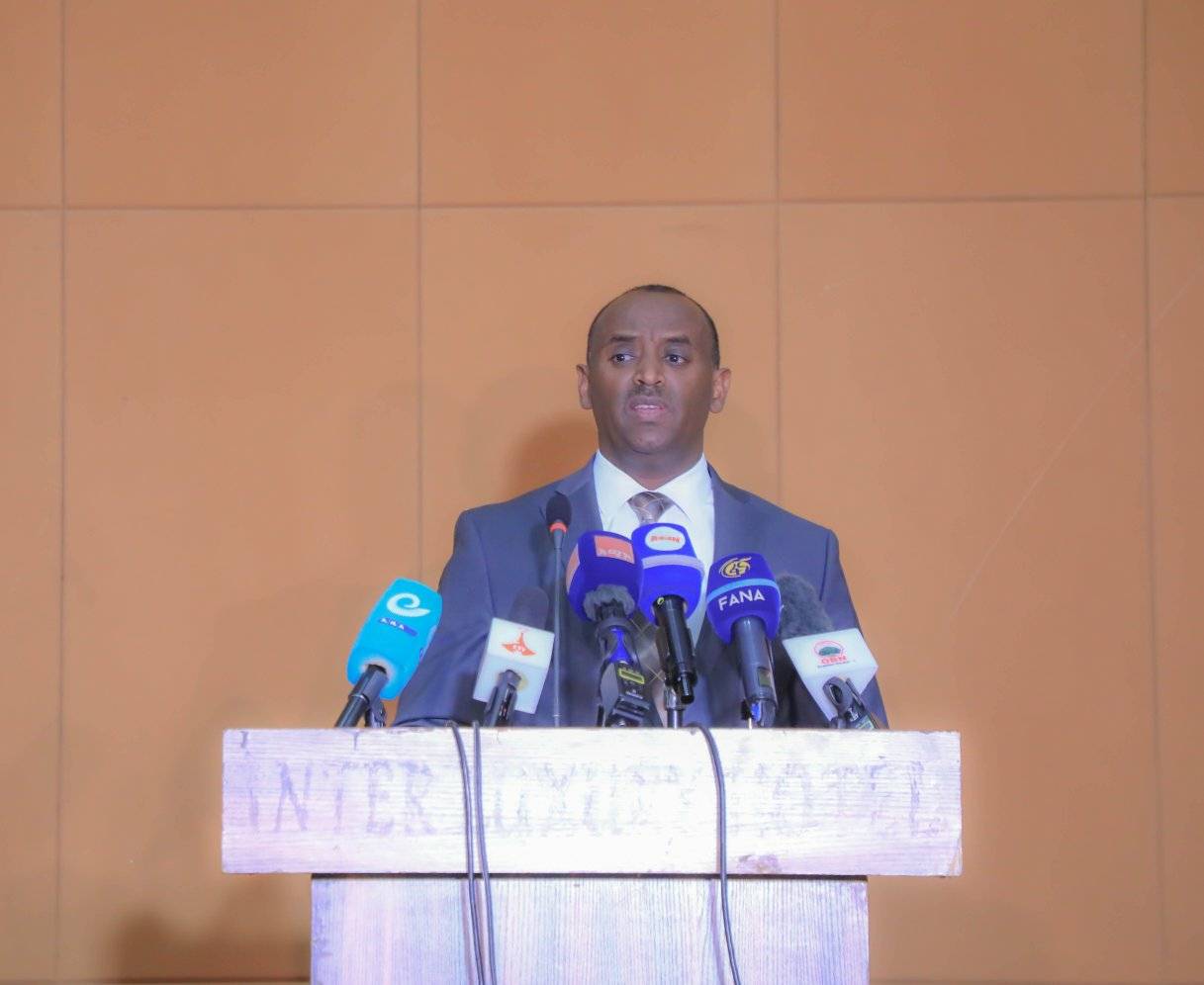 [#if smallImage??]
    [#if smallImage?is_hash]
        [#if smallImage.alt??]
            ${smallImage.alt}
        [/#if]
    [/#if]
[/#if]