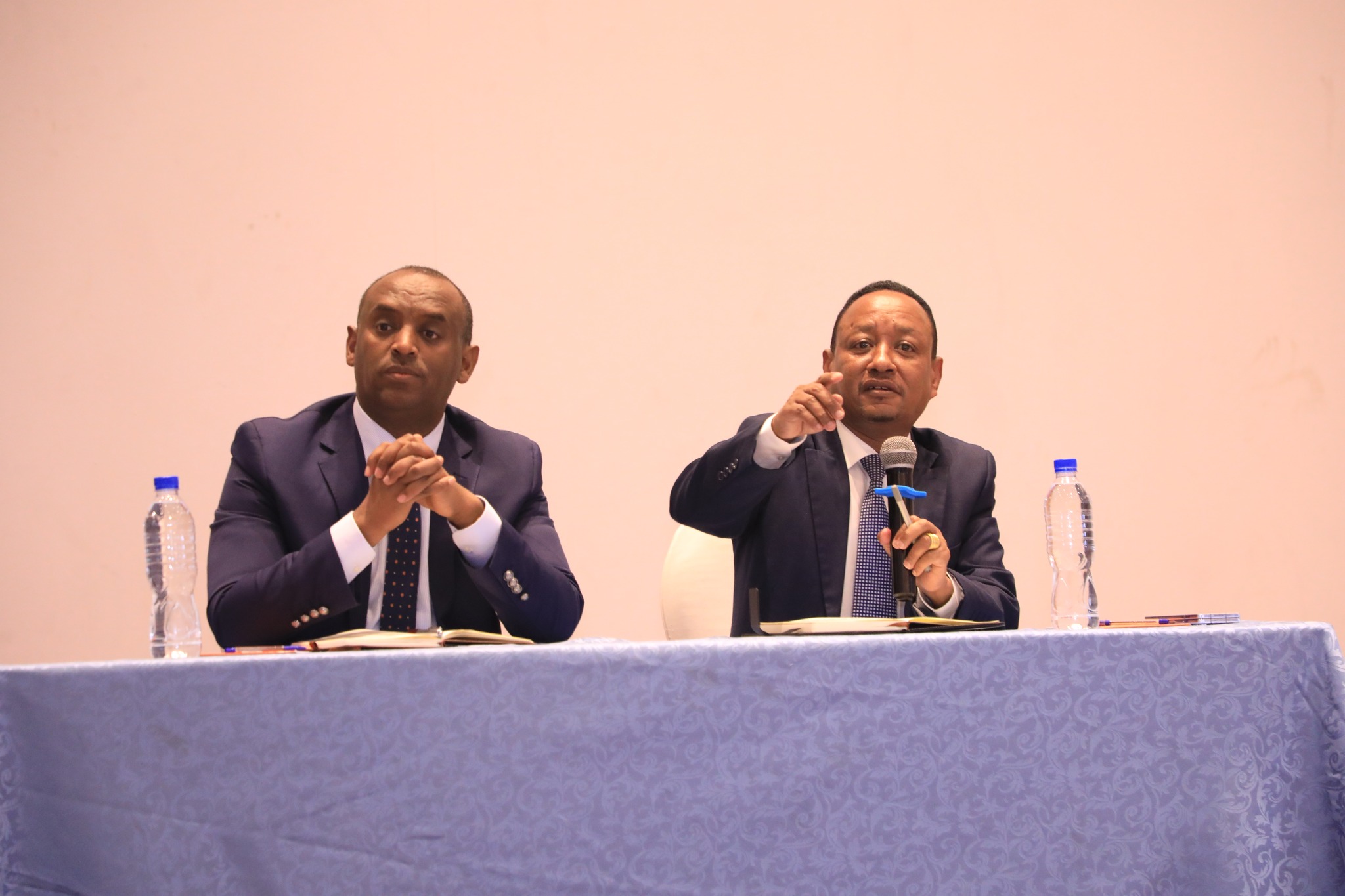 [#if smallImage??]
    [#if smallImage?is_hash]
        [#if smallImage.alt??]
            ${smallImage.alt}
        [/#if]
    [/#if]
[/#if]