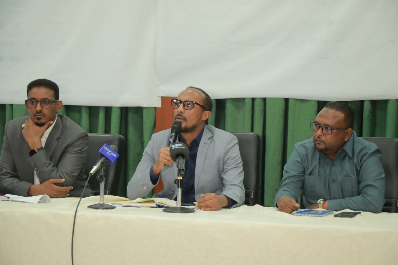 [#if smallImage??]
    [#if smallImage?is_hash]
        [#if smallImage.alt??]
            ${smallImage.alt}
        [/#if]
    [/#if]
[/#if]