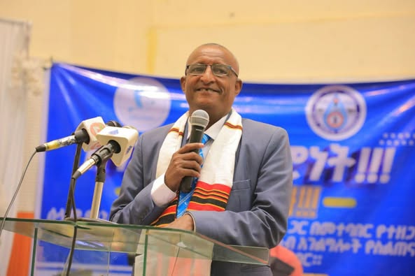 [#if smallImage??]
    [#if smallImage?is_hash]
        [#if smallImage.alt??]
            ${smallImage.alt}
        [/#if]
    [/#if]
[/#if]