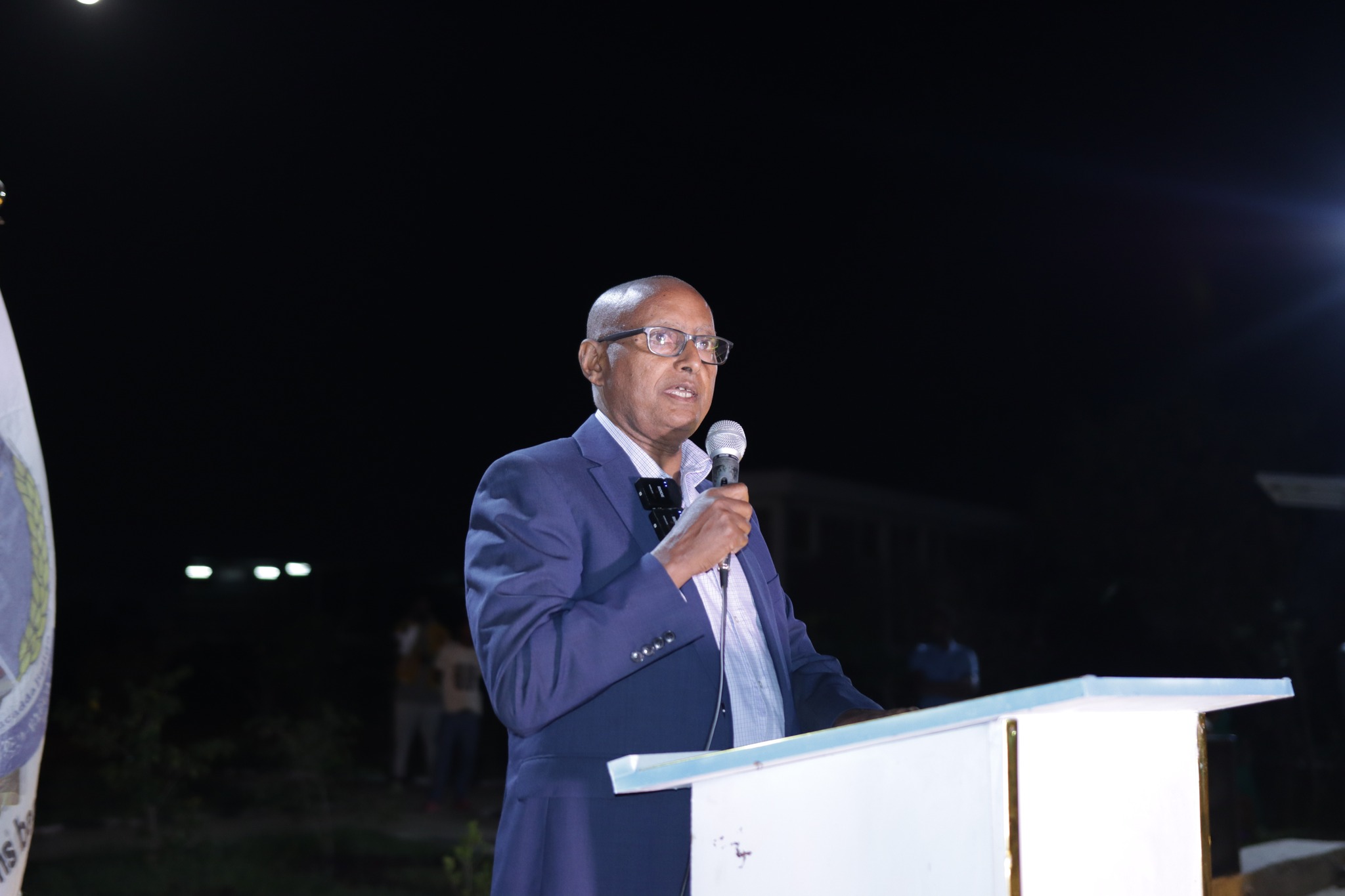 [#if smallImage??]
    [#if smallImage?is_hash]
        [#if smallImage.alt??]
            ${smallImage.alt}
        [/#if]
    [/#if]
[/#if]