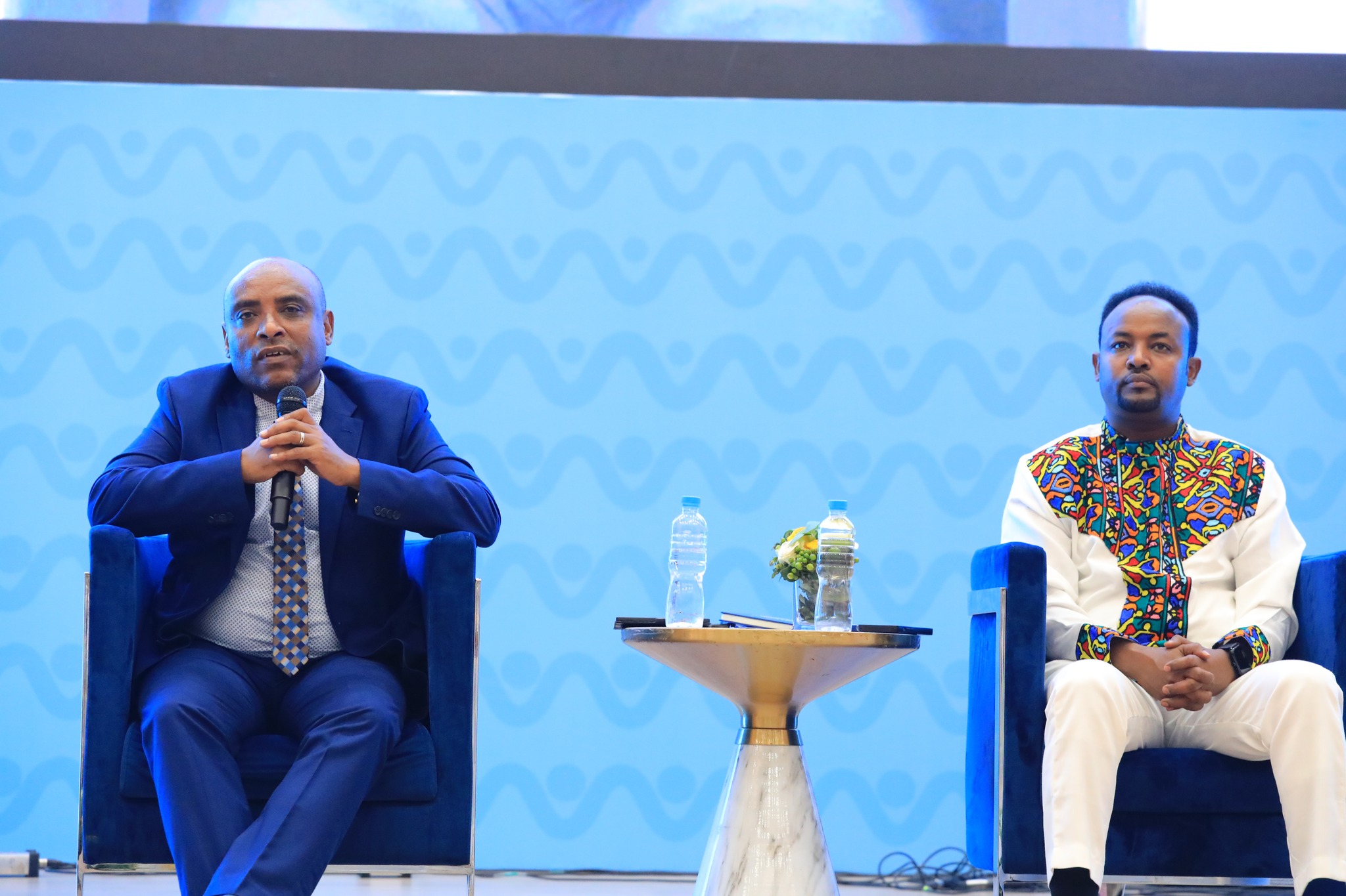 [#if smallImage??]
    [#if smallImage?is_hash]
        [#if smallImage.alt??]
            ${smallImage.alt}
        [/#if]
    [/#if]
[/#if]