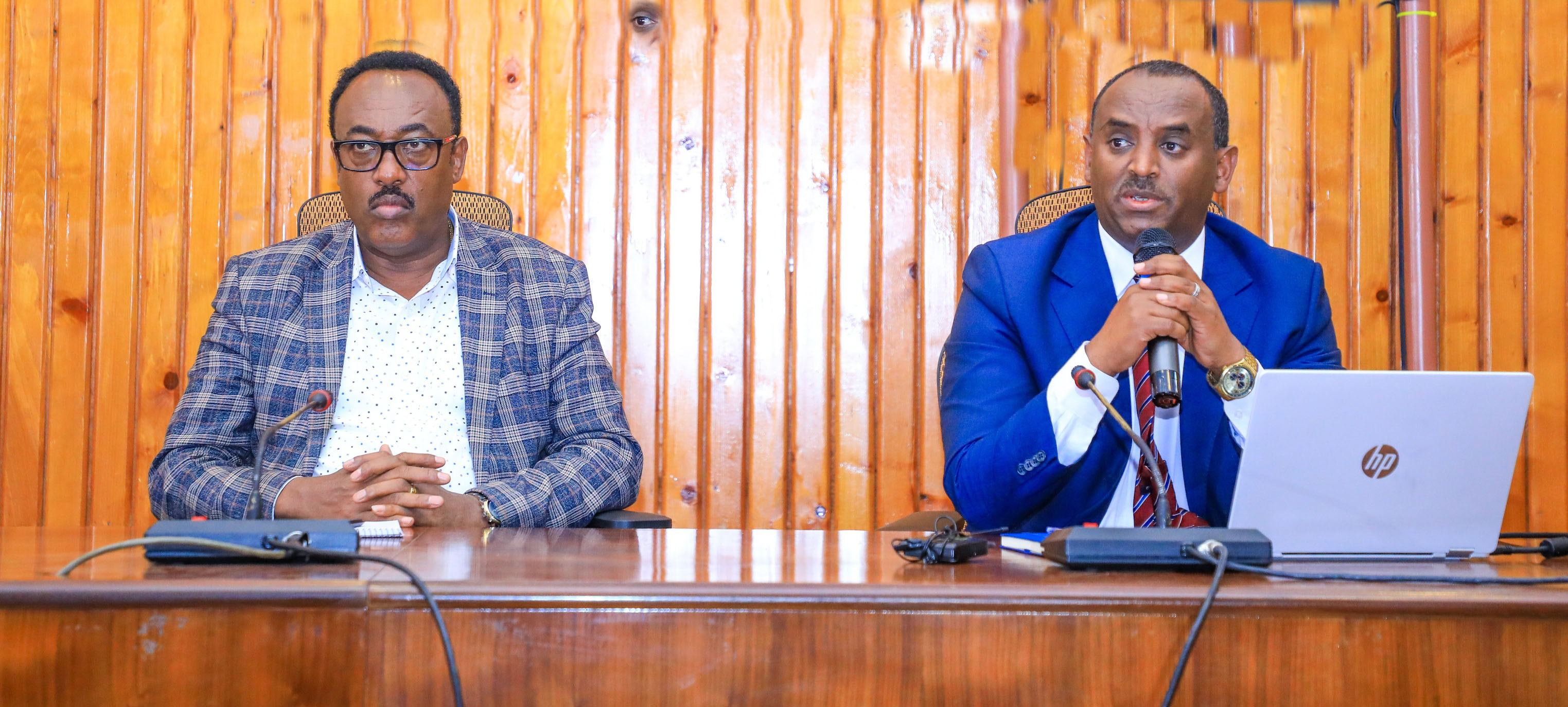 [#if smallImage??]
    [#if smallImage?is_hash]
        [#if smallImage.alt??]
            ${smallImage.alt}
        [/#if]
    [/#if]
[/#if]