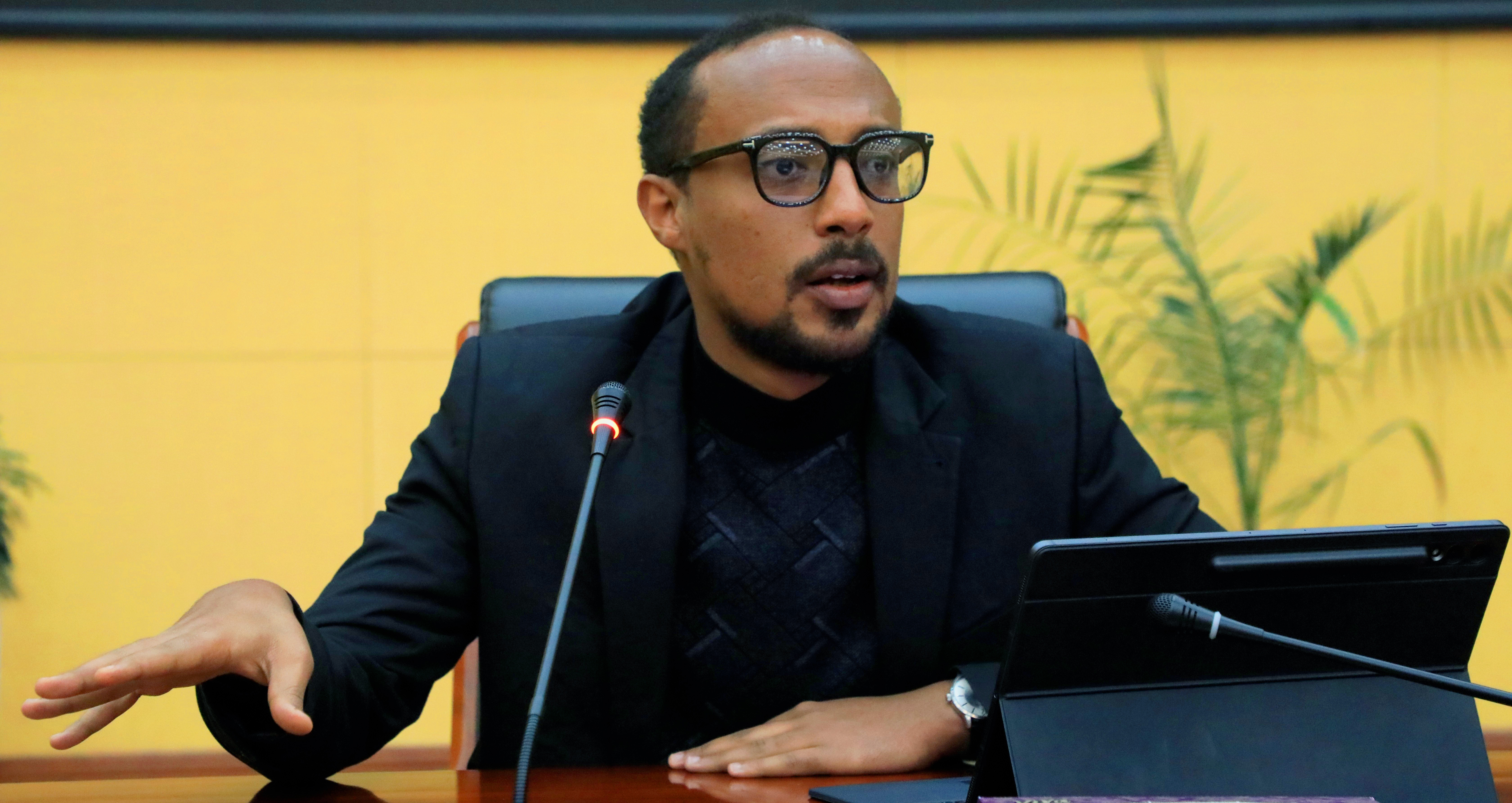 [#if smallImage??]
    [#if smallImage?is_hash]
        [#if smallImage.alt??]
            ${smallImage.alt}
        [/#if]
    [/#if]
[/#if]