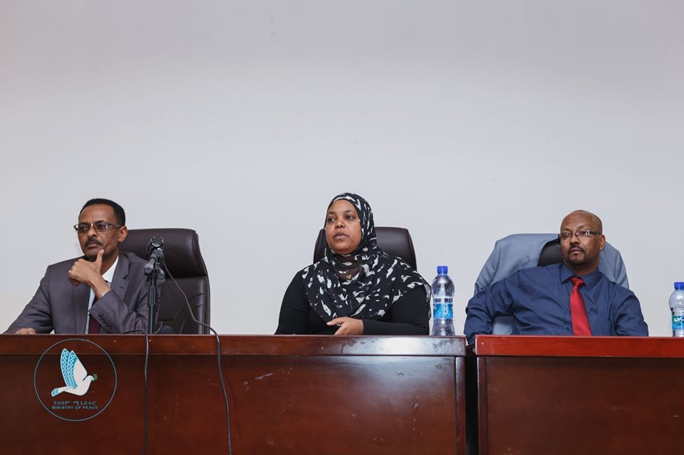 [#if smallImage??]
    [#if smallImage?is_hash]
        [#if smallImage.alt??]
            ${smallImage.alt}
        [/#if]
    [/#if]
[/#if]