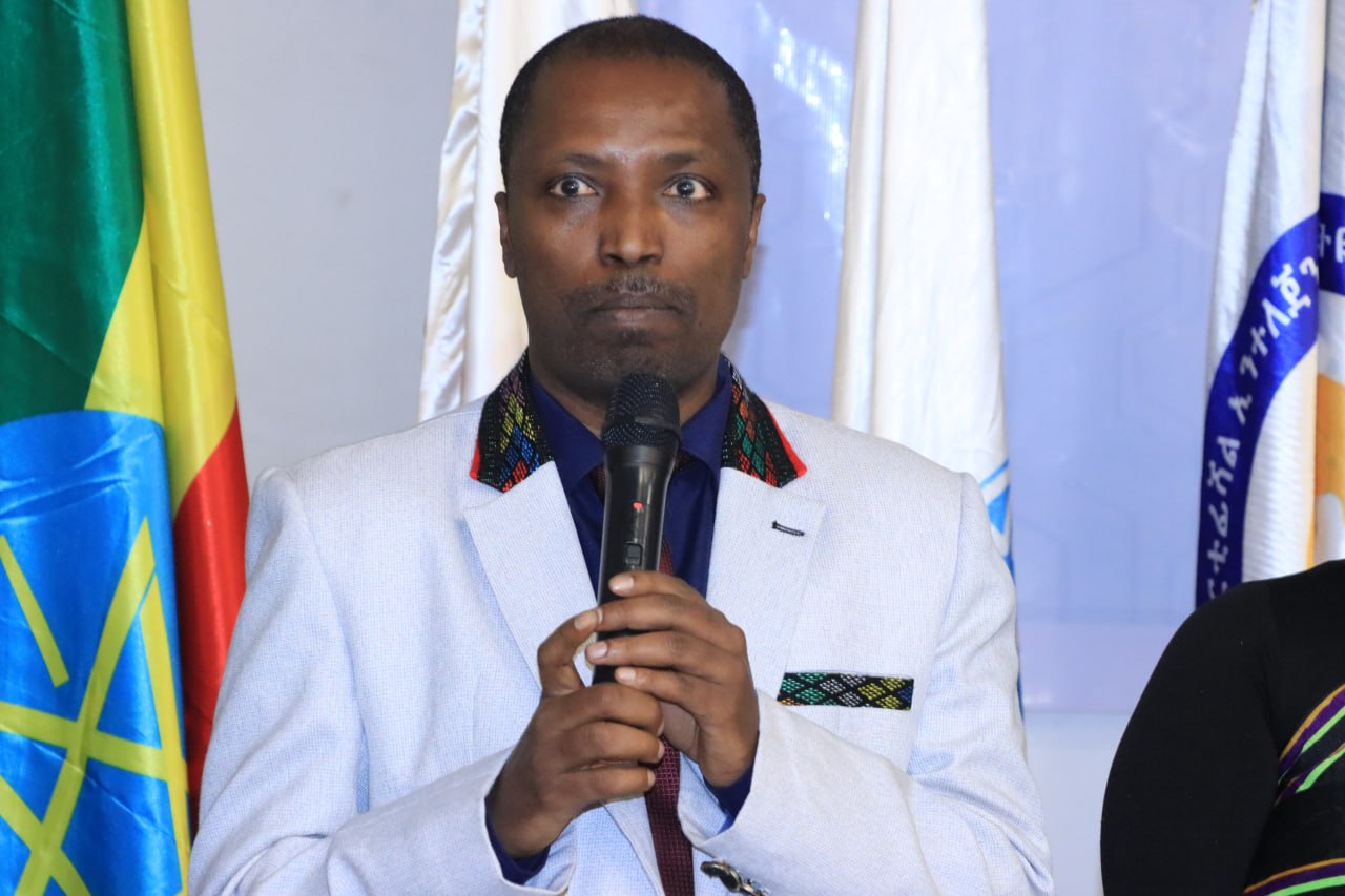 [#if smallImage??]
    [#if smallImage?is_hash]
        [#if smallImage.alt??]
            ${smallImage.alt}
        [/#if]
    [/#if]
[/#if]