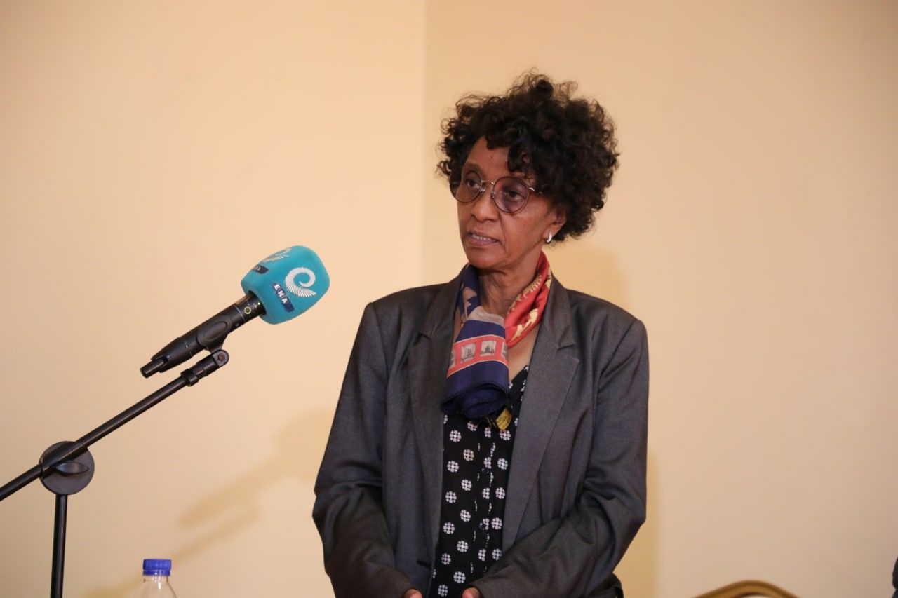 [#if smallImage??]
    [#if smallImage?is_hash]
        [#if smallImage.alt??]
            ${smallImage.alt}
        [/#if]
    [/#if]
[/#if]