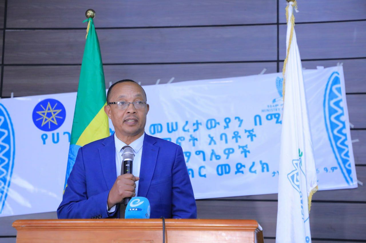 [#if smallImage??]
    [#if smallImage?is_hash]
        [#if smallImage.alt??]
            ${smallImage.alt}
        [/#if]
    [/#if]
[/#if]