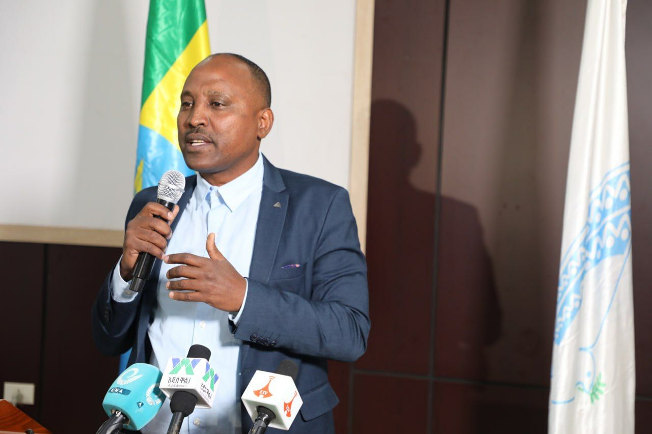 [#if smallImage??]
    [#if smallImage?is_hash]
        [#if smallImage.alt??]
            ${smallImage.alt}
        [/#if]
    [/#if]
[/#if]