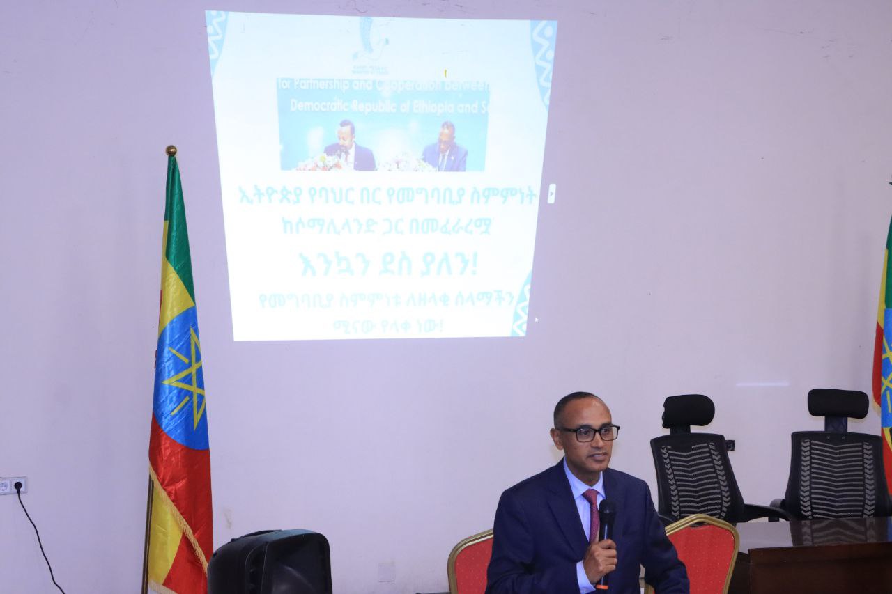 [#if smallImage??]
    [#if smallImage?is_hash]
        [#if smallImage.alt??]
            ${smallImage.alt}
        [/#if]
    [/#if]
[/#if]