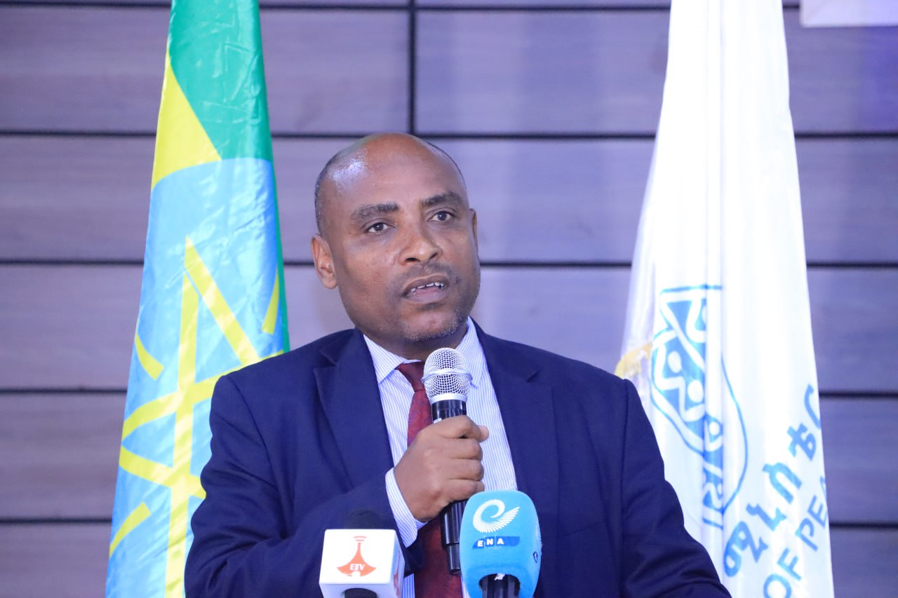 [#if smallImage??]
    [#if smallImage?is_hash]
        [#if smallImage.alt??]
            ${smallImage.alt}
        [/#if]
    [/#if]
[/#if]