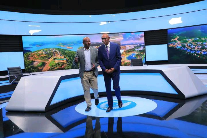 [#if smallImage??]
    [#if smallImage?is_hash]
        [#if smallImage.alt??]
            ${smallImage.alt}
        [/#if]
    [/#if]
[/#if]