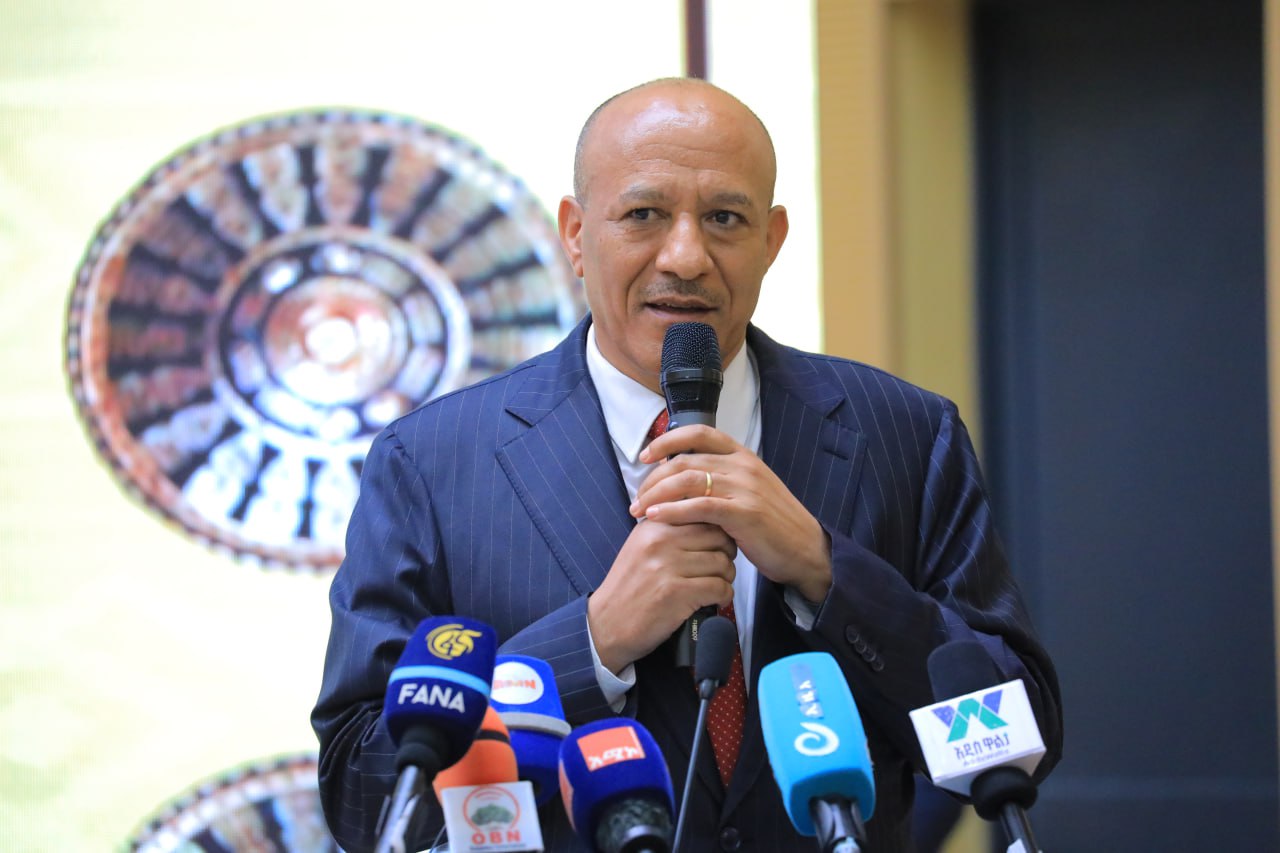 [#if smallImage??]
    [#if smallImage?is_hash]
        [#if smallImage.alt??]
            ${smallImage.alt}
        [/#if]
    [/#if]
[/#if]