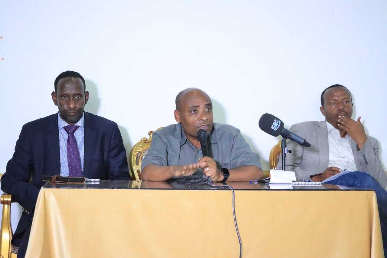 [#if smallImage??]
    [#if smallImage?is_hash]
        [#if smallImage.alt??]
            ${smallImage.alt}
        [/#if]
    [/#if]
[/#if]