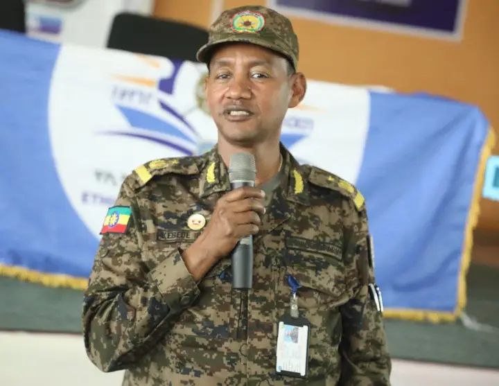 [#if smallImage??]
    [#if smallImage?is_hash]
        [#if smallImage.alt??]
            ${smallImage.alt}
        [/#if]
    [/#if]
[/#if]