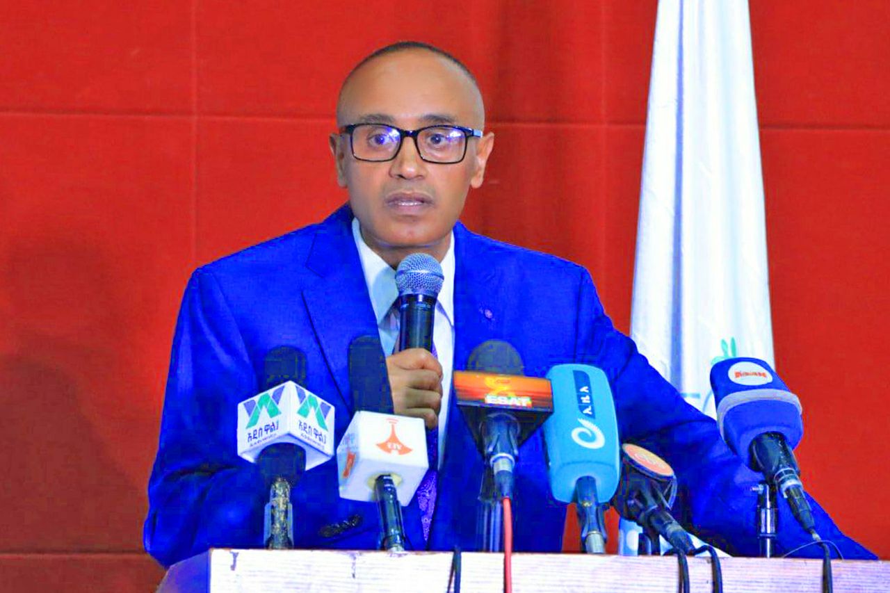 [#if smallImage??]
    [#if smallImage?is_hash]
        [#if smallImage.alt??]
            ${smallImage.alt}
        [/#if]
    [/#if]
[/#if]