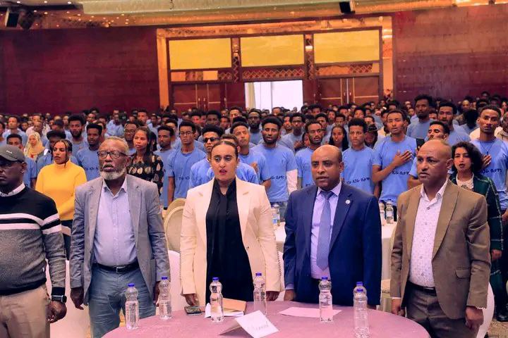 [#if smallImage??]
    [#if smallImage?is_hash]
        [#if smallImage.alt??]
            ${smallImage.alt}
        [/#if]
    [/#if]
[/#if]